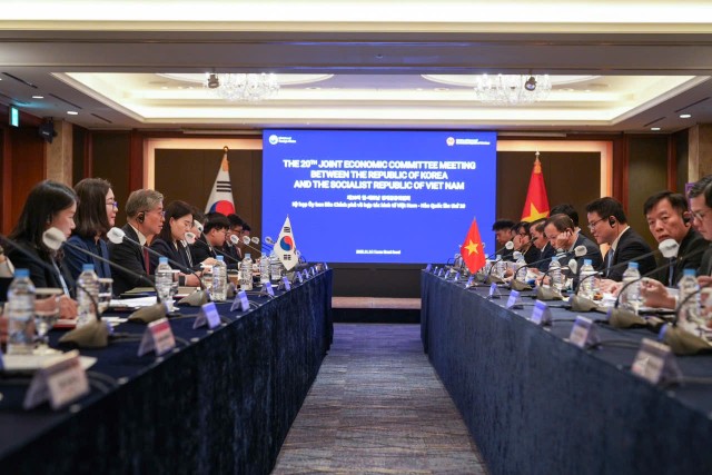 Toàn cảnh kỳ họp.