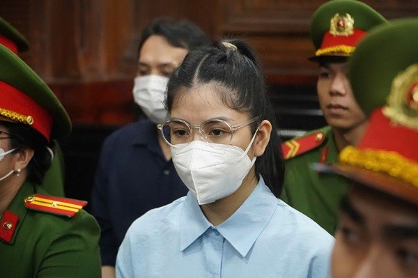 Bị cáo Nguyễn Thị Thái Hằng (Hằng Du Mục). Bị cáo Nguyễn Thị Thái Hằng (Hằng Du Mục).