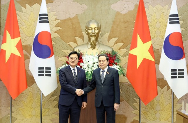 Chủ tịch Quốc hội Trần Thanh Mẫn đã chủ trì Lễ đón chính thức Chủ tịch Quốc hội Hàn Quốc Woo Won Shik.