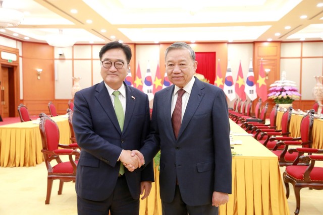 Tổng Bí thư Tô Lâm và Chủ tịch Quốc hội Hàn Quốc Woo Won Shik. Tổng Bí thư Tô Lâm và Chủ tịch Quốc hội Hàn Quốc Woo Won Shik.