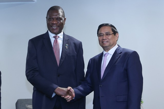 Thủ tướng Chính phủ Phạm Minh Chính có cuộc gặp với Phó Tổng thống Nam Phi Paul Mashatile - Ảnh: VGP/Nhật Bắc.