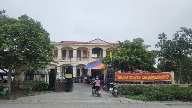 Theo kế hoạch của UBND thành phố Hải Phòng, sẽ tổ chức lại 375 Trạm Y tế cấp xã trực thuộc Trung tâm Y tế huyện trước đây.