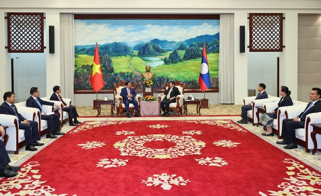 Hai nhà Lãnh đạo nhấn mạnh những kết quả tích cực đạt được trong giai đoạn này sẽ là nền tảng quan trọng để triển khai mạnh mẽ sự gắn kết chiến lược giữa hai nước Việt Nam - Lào trong giai đoạn phát triển mới - Ảnh: VGP/Nhật Bắc.