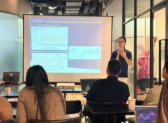 Buổi Café Talk|Trạm đầu tư hàng tháng do VFS tổ chức hàng tháng cập nhật thị trường đến các nhà đầu tư Buổi Café Talk|Trạm đầu tư hàng tháng do VFS tổ chức hàng tháng cập nhật thị trường đến các nhà đầu tư