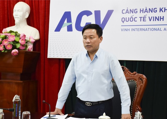 Phó chủ tịch tỉnh Nghệ An kết luận buổi làm việc. Phó chủ tịch tỉnh Nghệ An kết luận buổi làm việc.