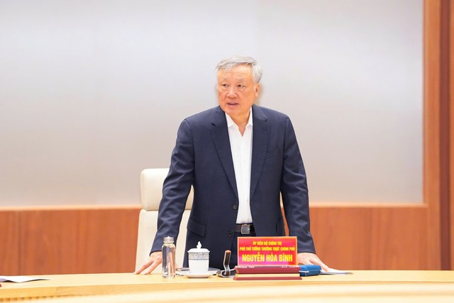 Phó thủ tướng Thường trực Chính phủ Nguyễn Hoà Bình khẳng định, Hải Phòng tiếp tục là một cực tăng trưởng quan trọng của vùng và của đất nước Phó thủ tướng Thường trực Chính phủ Nguyễn Hoà Bình khẳng định, Hải Phòng tiếp tục là một cực tăng trưởng quan trọng của vùng và của đất nước