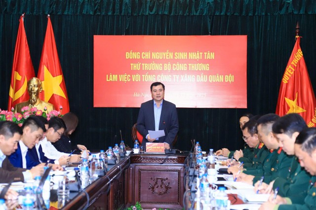 Thứ trưởng Bộ Công thương Nguyễn Sinh Nhật Tân làm việc với TCT Xăng dầu Quân đội về cung ứng xăng dầu. Thứ trưởng Bộ Công thương Nguyễn Sinh Nhật Tân làm việc với TCT Xăng dầu Quân đội về cung ứng xăng dầu.