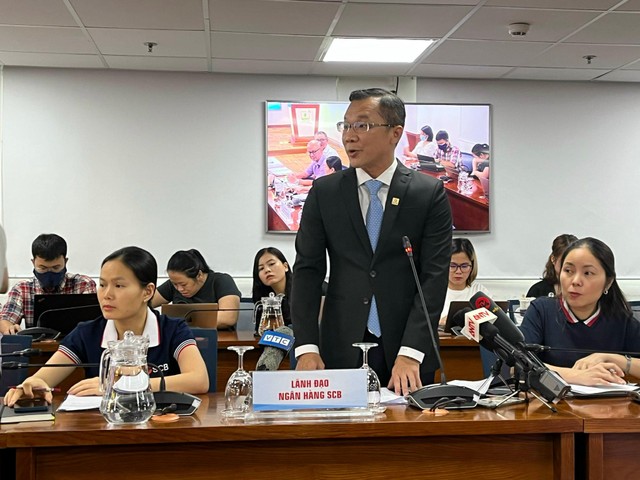 Ông Hoàng Minh Hoàn, Phó tổng giám đốc SCB thông tin tại buổi họp báo Ông Hoàng Minh Hoàn, Phó tổng giám đốc SCB thông tin tại buổi họp báo
