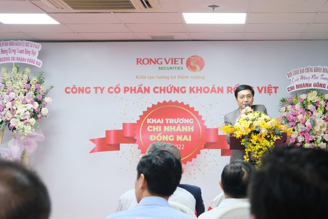 Ông Lê Nhị Năng - Vụ trưởng, Trưởng đại diện Văn phòng UBCKNN tại TP.HCM phát biểu trong sự kiện khai trương Chứng khoán Rồng Việt - Chi nhánh Đồng Nai