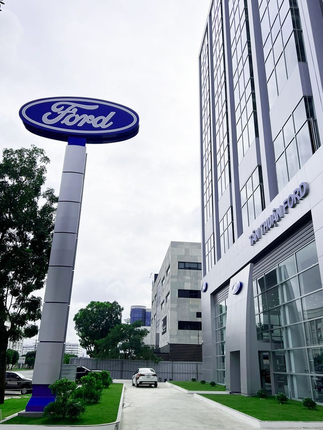 Tân Thuận Ford - Đại lý đạt tiêu chuẩn toàn cầu Ford Signature