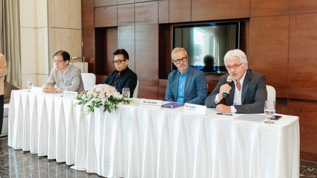 Các diễn giả chia sẻ tại hội nghị. Các diễn giả chia sẻ tại hội nghị.