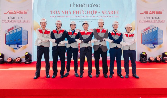 Đội ngũ lãnh đạo Searefico tại lễ khởi công tòa nhà phức hợp Searee Đội ngũ lãnh đạo Searefico tại lễ khởi công tòa nhà phức hợp Searee