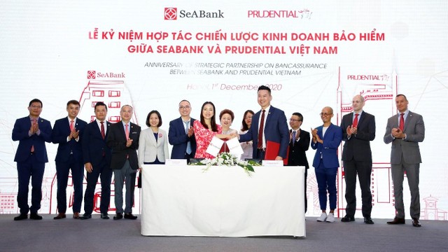 SeABank phân phối sản phẩm bảo hiểm kỹ thuật số của Prudential thông qua dịch vụ ngân hàng số sẽ giúp gia tăng trải nghiệm và lợi ích cho khách hàng của SeABank. SeABank phân phối sản phẩm bảo hiểm kỹ thuật số của Prudential thông qua dịch vụ ngân hàng số sẽ giúp gia tăng trải nghiệm và lợi ích cho khách hàng của SeABank.