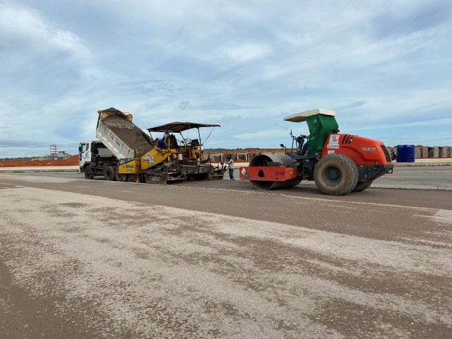 Tracodi đang thi công dự án đường lăn sân bay Phan Thiết Tracodi đang thi công dự án đường lăn sân bay Phan Thiết