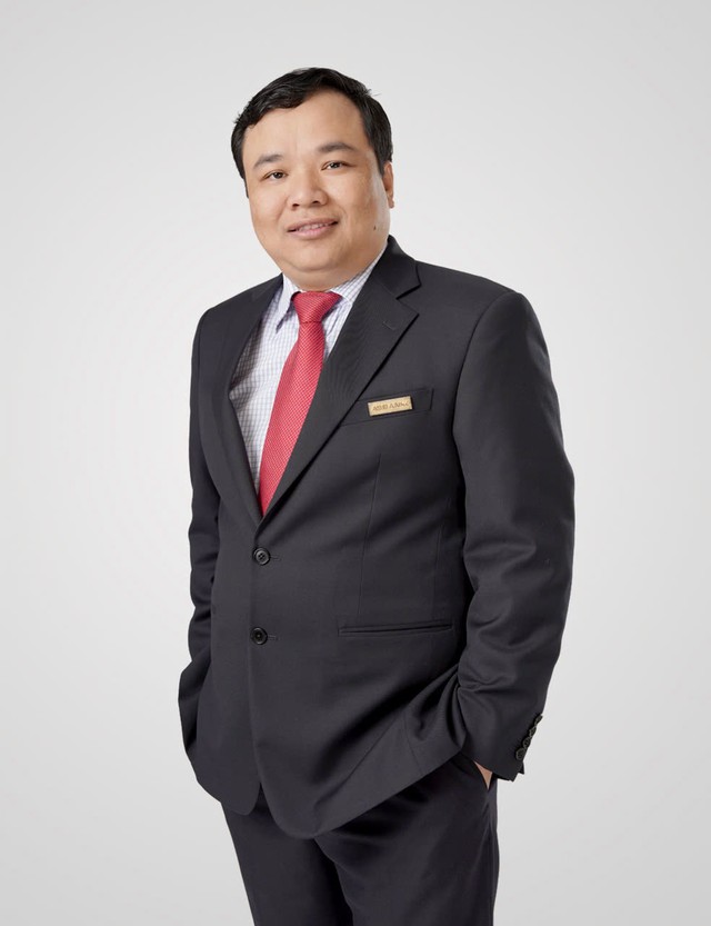 Ông Lê Mạnh Hùng, sinh năm 1979, được HĐQT bổ nhiệm giữ chức danh Phó tổng giám đốc và giao đảm nhận nhiệm vụ, quyền hạn của Tổng giám đốc ABBANK kể từ ngày 14/11/2025. Ông Lê Mạnh Hùng, sinh năm 1979, được HĐQT bổ nhiệm giữ chức danh Phó tổng giám đốc và giao đảm nhận nhiệm vụ, quyền hạn của Tổng giám đốc ABBANK kể từ ngày 14/11/2025.