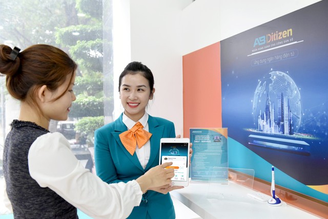 Để thực hiện cập nhật thông tin sinh trắc học, khách hàng cần chuẩn bị thẻ CCCD gắn chip và điện thoại có kết nối NFC và đã cập nhật app AB Ditizen lên phiên bản mới nhất.