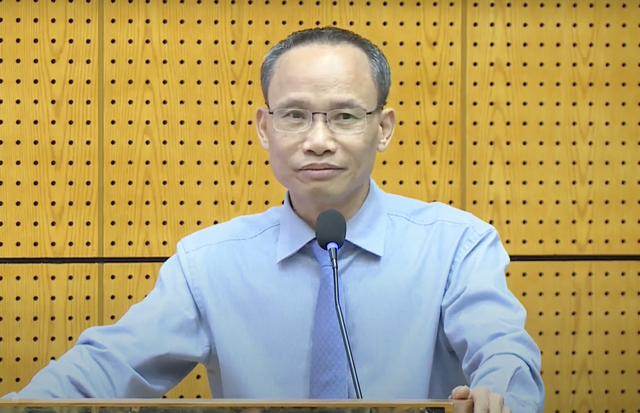 TS. Cấn Văn Lực, Chuyên gia Kinh tế trưởng BIDV tại hội thảo sáng 16/8. TS. Cấn Văn Lực, Chuyên gia Kinh tế trưởng BIDV tại hội thảo sáng 16/8.