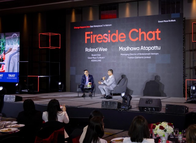 Các diễn giả chia sẻ tại chương trình tối 22/05.