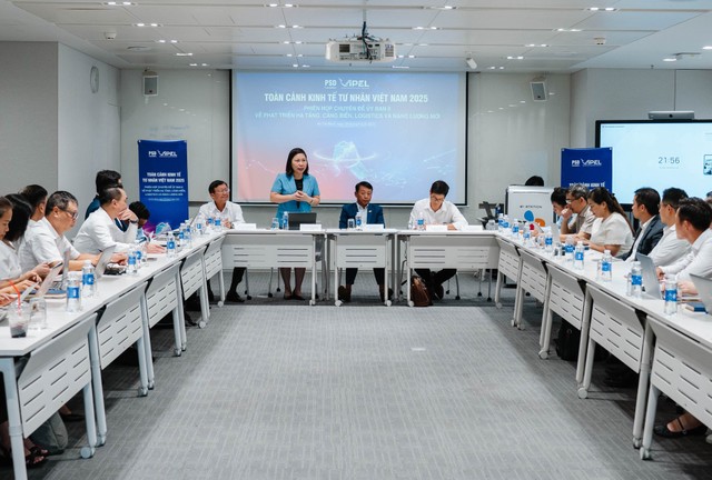 Phiên họp chuyên đề của Uỷ ban II về phát triển hạ tầng, cảng biển, logistics và năng lượng mới. Phiên họp chuyên đề của Uỷ ban II về phát triển hạ tầng, cảng biển, logistics và năng lượng mới.