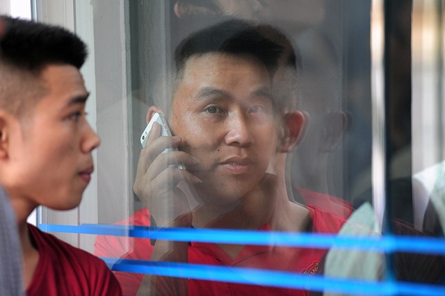 [Chùm ảnh] Xếp hàng rồng rắn mua tiền lưu niệm 100 đồng ảnh 3