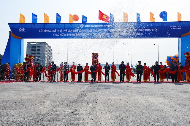 Thông xe cầu vượt “khủng” nhất Hà Nội ảnh 1