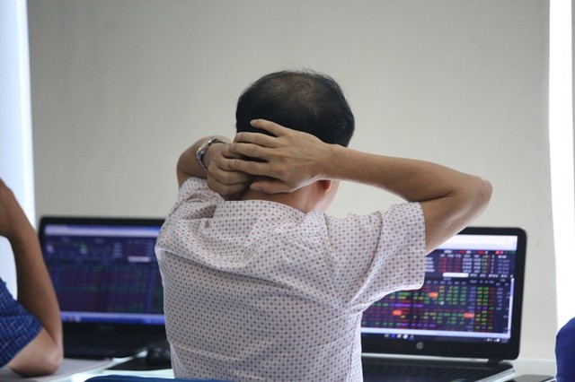 Sửa thuế chứng khoán, cần sửa những bất cập thị trường ảnh 1