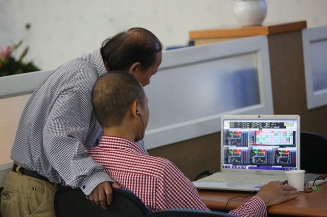 Nén giá, nhiều cổ phiếu có cơ hội bật tăng ảnh 1