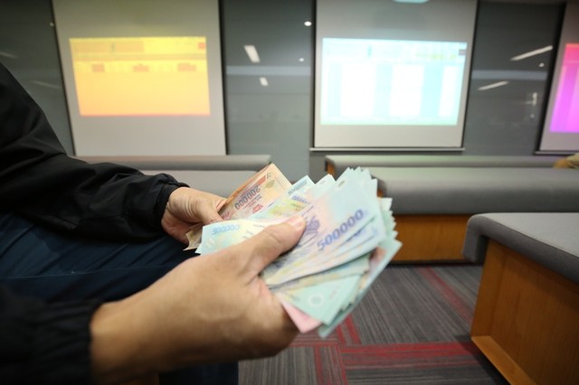 Tháng 6, gọi vốn qua thị trường chứng khoán có khả thi hơn? ảnh 1