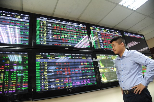 Phát triển TTCK cần tư duy “mở đất” (Kỳ 1): Hệ lụy từ sự phụ thuộc vào vốn ngân hàng ảnh 1