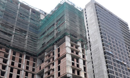 Gần đây, tại một số dự án đã xuất hiện tình trạng bán căn hộ có giá chênh từ vài chục đến cả trăm triệu đồng. Ảnh minh họa: Anh Quân