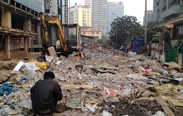 “Bông hoa kim cương” làm nhếch nhác khu đô thị trung tâm Cầu Giấy ảnh 3 “Bông hoa kim cương” làm nhếch nhác khu đô thị trung tâm Cầu Giấy ảnh 3