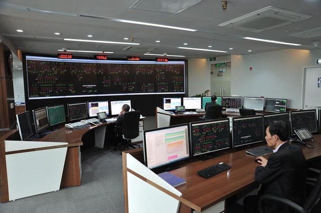 Ngành điện Việt Nam, nguồn nào giải bài toán bổ sung 100 tỷ kWh điện trong 3 năm tới? ảnh 1