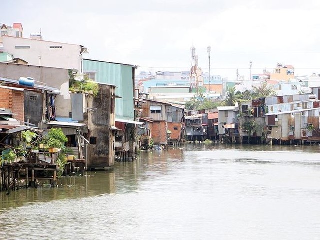 TP.HCM: Lấy đâu 30.000 tỷ đồng di dời nhà ven kênh? 
