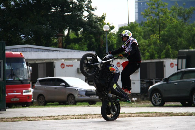 Nhiều dòng xe nổi tiếng và xe độ đình đám hội tụ tại Hà Nội ảnh 14