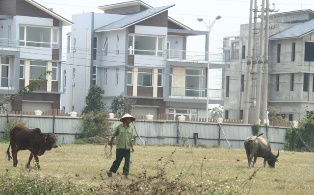 Câu chuyện đầu cơ đất gây lãng phí sẽ bị hạn chế dần. Ảnh: Thành Nguyễn.