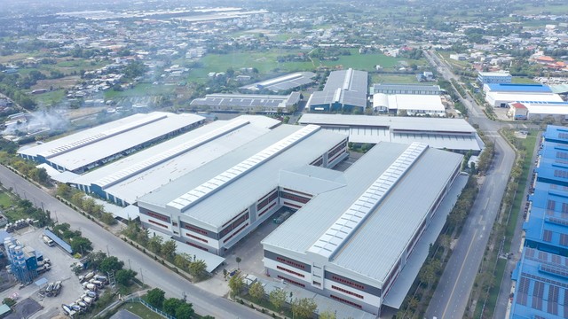 2 năm qua, thị trường chứng kiến nhiều tay chơi mới trong lĩnh vực bất động sản công nghiệp. 2 năm qua, thị trường chứng kiến nhiều tay chơi mới trong lĩnh vực bất động sản công nghiệp.