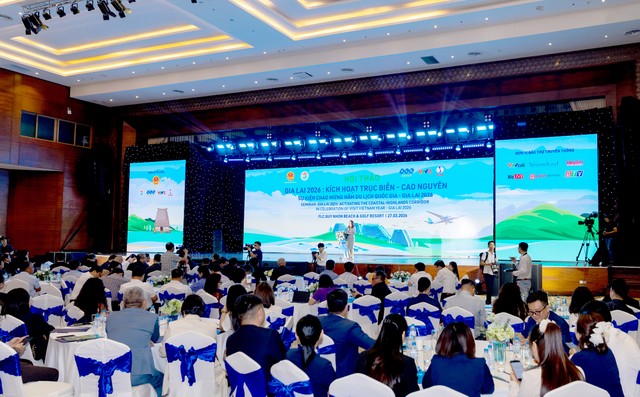 Năm Du lịch Quốc gia 2026 mang chủ đề: “Gia Lai - Đại ngàn chạm biển xanh” và Hội thảo nằm trong khuôn khổ các sự kiện dày đặc xuyên suốt cả năm. Năm Du lịch Quốc gia 2026 mang chủ đề: “Gia Lai - Đại ngàn chạm biển xanh” và Hội thảo nằm trong khuôn khổ các sự kiện dày đặc xuyên suốt cả năm.