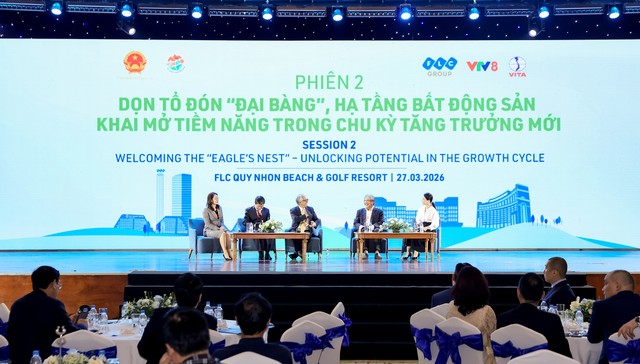 Các diễn giả trong một phiên thảo luận.