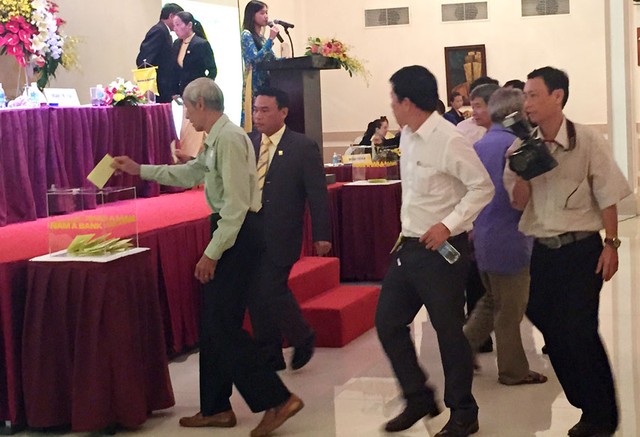 ĐHCĐ bất thường Nam A Bank: Không bàn chuyện sáp nhập ảnh 2