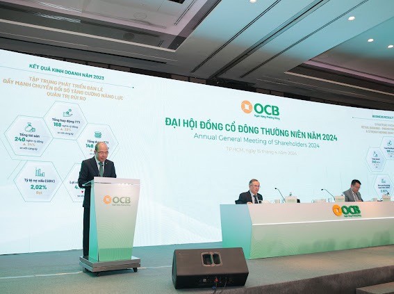Ông Trịnh Văn Tuấn, Chủ tịch HĐQT OCB phát biểu tại ĐHCĐ sáng ngày 15/4