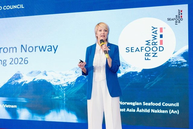 Bà Åshild Nakken chia sẻ về xu hướng tiêu dùng, thị trường, cũng như khám phá các cơ hội mới để thúc đẩy thương mại và tăng trưởng bền vững giữa Na Uy và Việt Nam