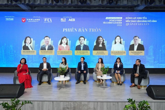 Bàn tròn tại Diễn đàn thường niên Hoạch định Tài chính Cá nhân 2026 tổ chức ngày 3/10. Bàn tròn tại Diễn đàn thường niên Hoạch định Tài chính Cá nhân 2026 tổ chức ngày 3/10.