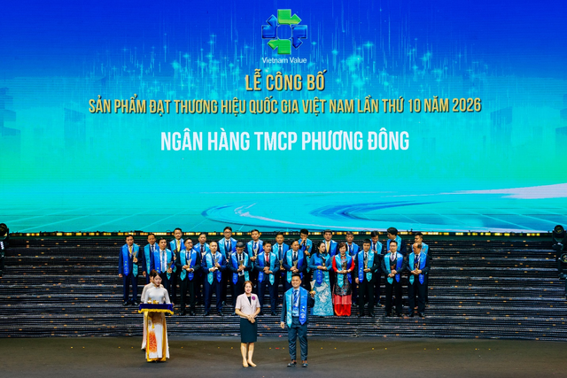 Đại diện OCB nhận danh hiệu Thương hiệu quốc gia Việt Nam 2026. Đại diện OCB nhận danh hiệu Thương hiệu quốc gia Việt Nam 2026.