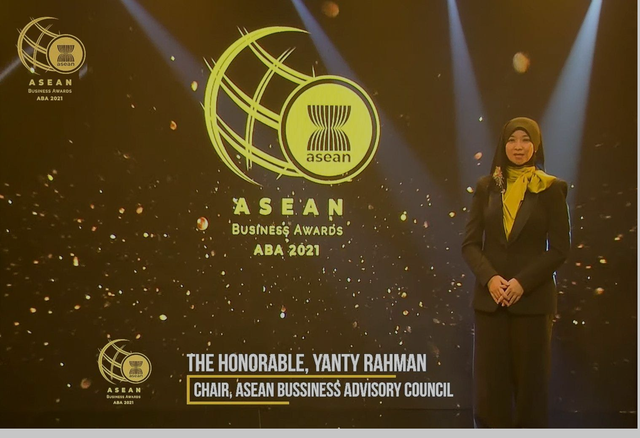 Bà The Hon. Yanty Rahman, Chủ tịch Hội đồng Tư vấn Kinh doanh ASEAN 2021 phát biểu chúc mừng các doanh nghiệp chiến thắng Giải thưởng ABA.