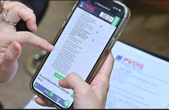 Đọc tài liệu đại hội cổ đông PVOIL trực tuyến