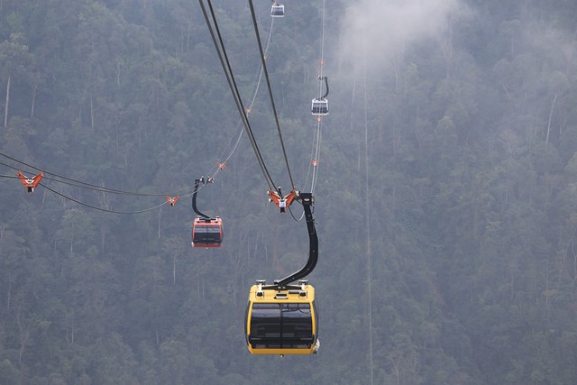 Biển mây kỳ ảo nhìn từ cáp treo Fansipan Sapa ảnh 7