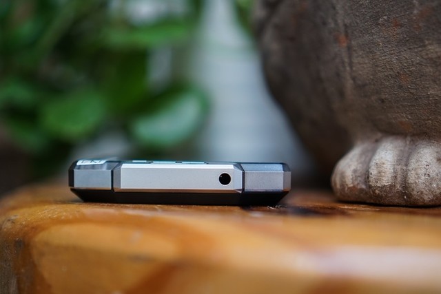 Smartphone pin lớn nhất thế giới về Việt Nam, giá 5 triệu đồng ảnh 7