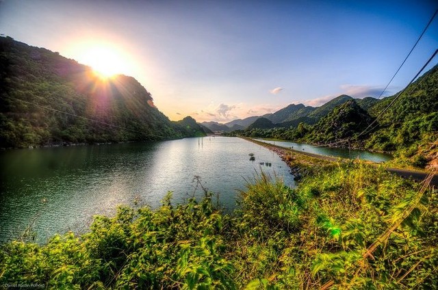 Đảo Cát Bà: Nơi rừng già và biển xanh gặp gỡ ảnh 6