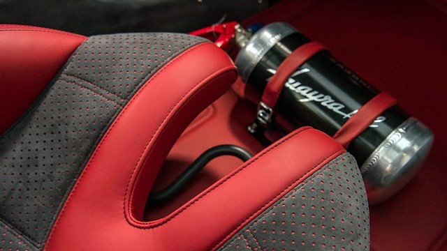 “Thần gió” Pagani Huayra bị triệu hồi ảnh 12 “Thần gió” Pagani Huayra bị triệu hồi ảnh 12