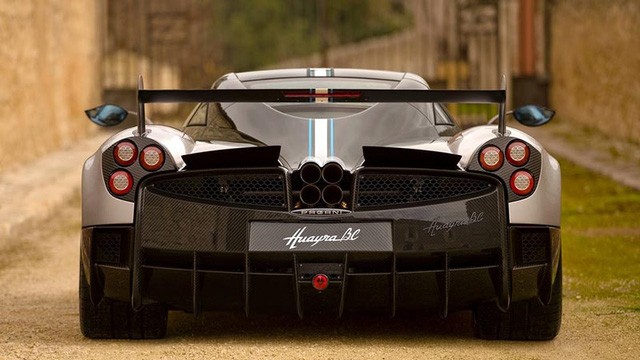 “Thần gió” Pagani Huayra bị triệu hồi ảnh 5 “Thần gió” Pagani Huayra bị triệu hồi ảnh 5